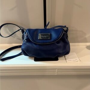 Marc by Marc Jacobs New Q 
Natasha crossbody pebbled leather